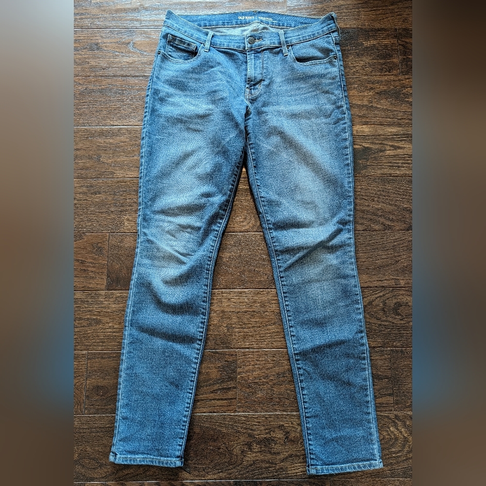 Old Navy Mid Rise Tapered Jean in Mid Wash Denim